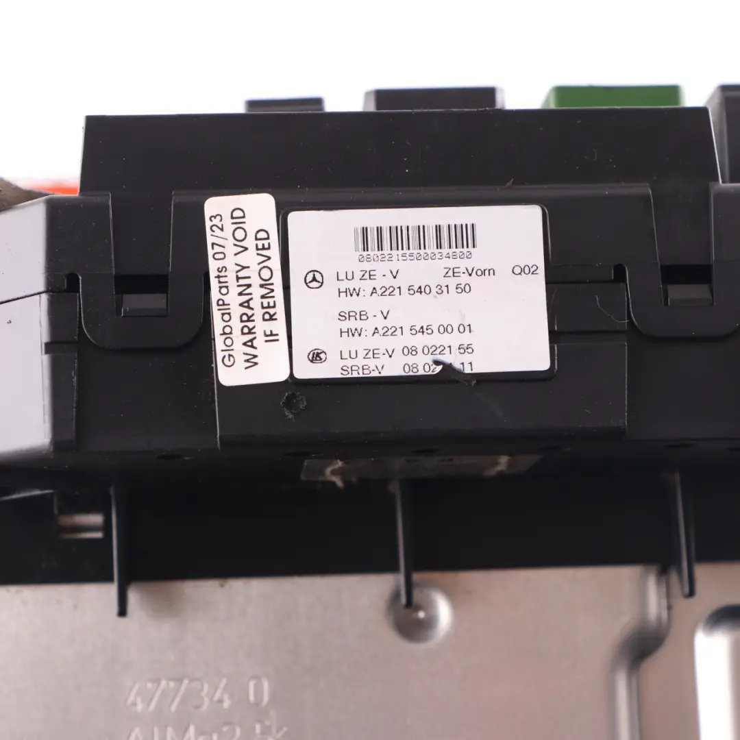 Fuse Box Front SAM Module Relay Control Unit to Mercedes W221 with Part number A2215402862 Mercedes W221 Fuse Box Front SAM Module Relay Control Unit - SKU A2215402862 - Part number A2215402862