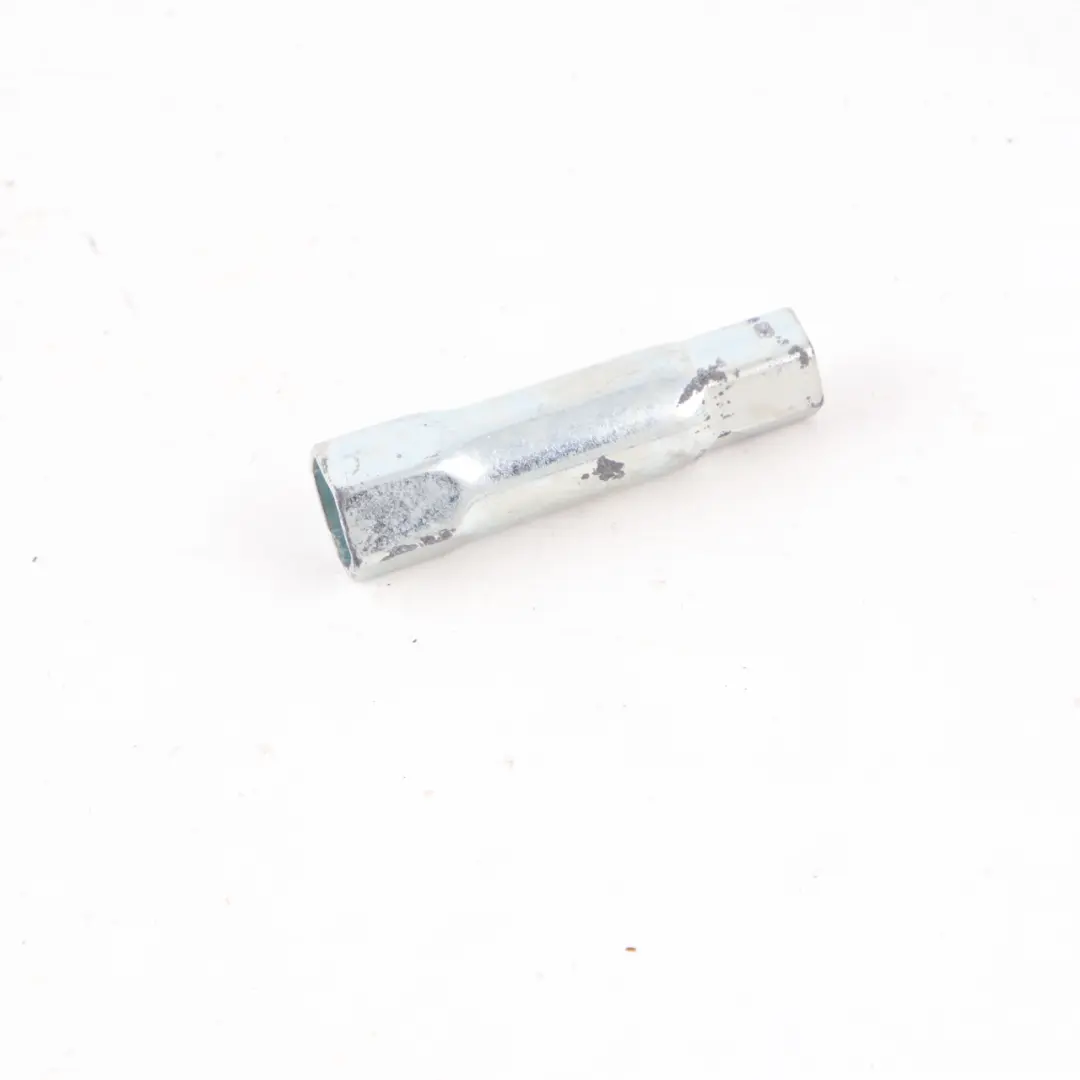 Ensemble de boulons à crochet pour clé de roue pour Mercedes W204 W246 W245 W176 W212 à propos du numéro de pièce A2215810001 Mercedes W204 W246 W245 W176 W212 Ensemble de boulons à crochet pour clé de roue - SKU A2215810001-3 - Numéro de pièce A2215810001