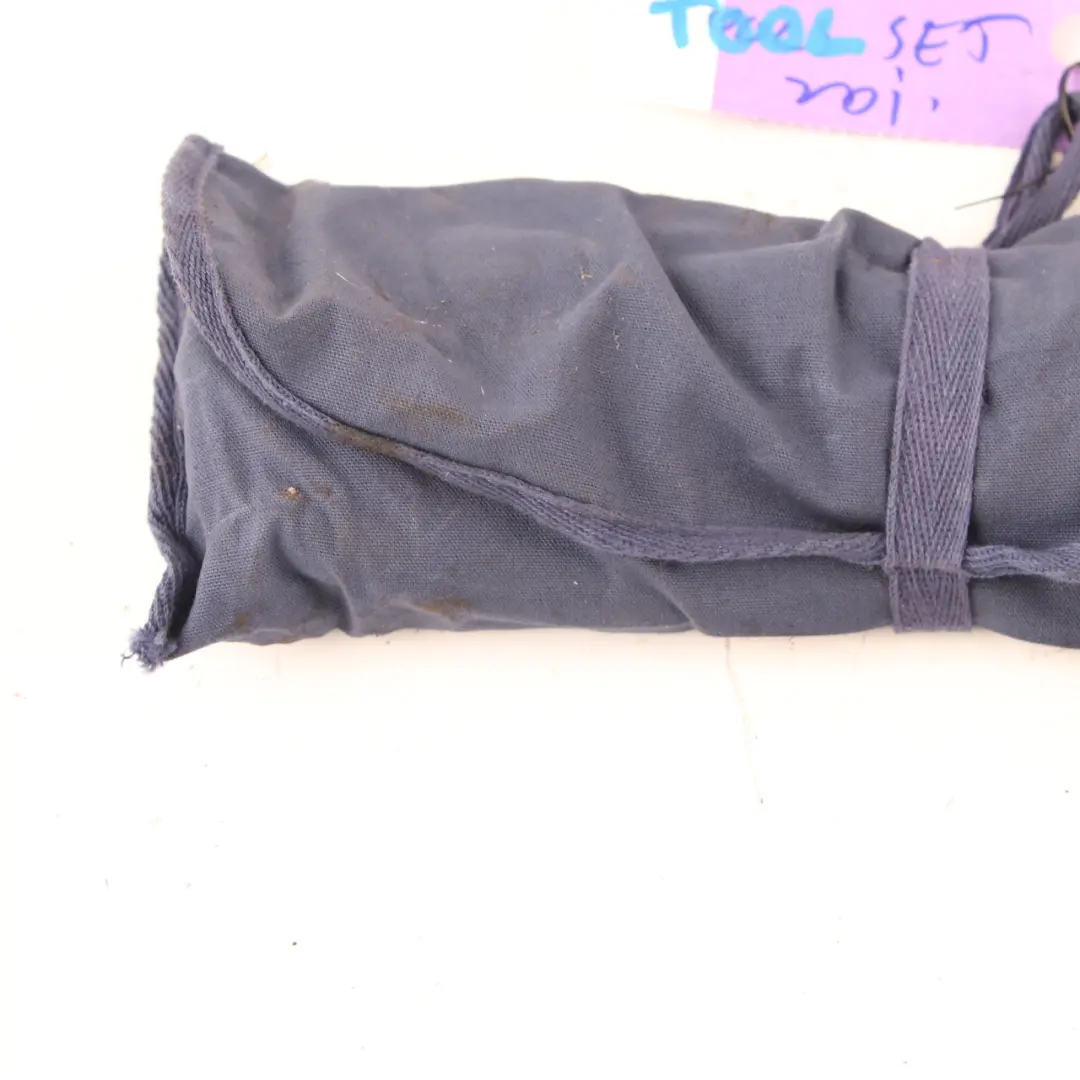 Kit strumenti ruote, set chiavi gancio bulloni per Mercedes W204 W246 W245 W176 W212 con numero di parte A2215810001 Mercedes W204 W246 W245 W176 W212 Kit strumenti ruote, set chiavi gancio bulloni - SKU A2215810001-3 - Numero di parte A2215810001