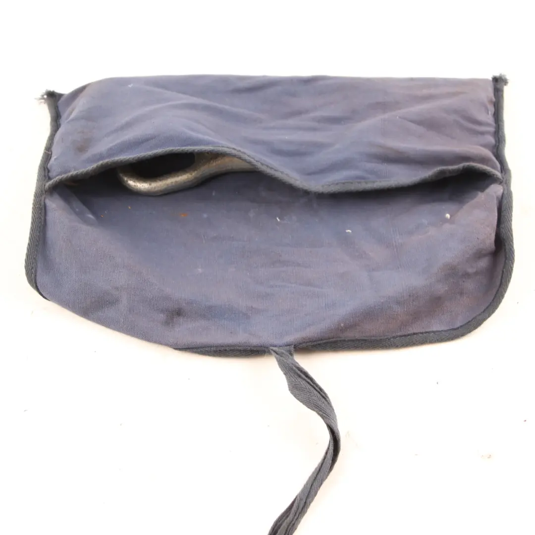 Kit Attrezzi Mercedes W204 W246 W245 W176 W212 Chiave Ruote Gancio Valigetta per con numero di parte A2215810001 Kit Attrezzi Mercedes W204 W246 W245 W176 W212 Chiave Ruote Gancio Valigetta - SKU A2215810001-4 - Numero di parte A2215810001