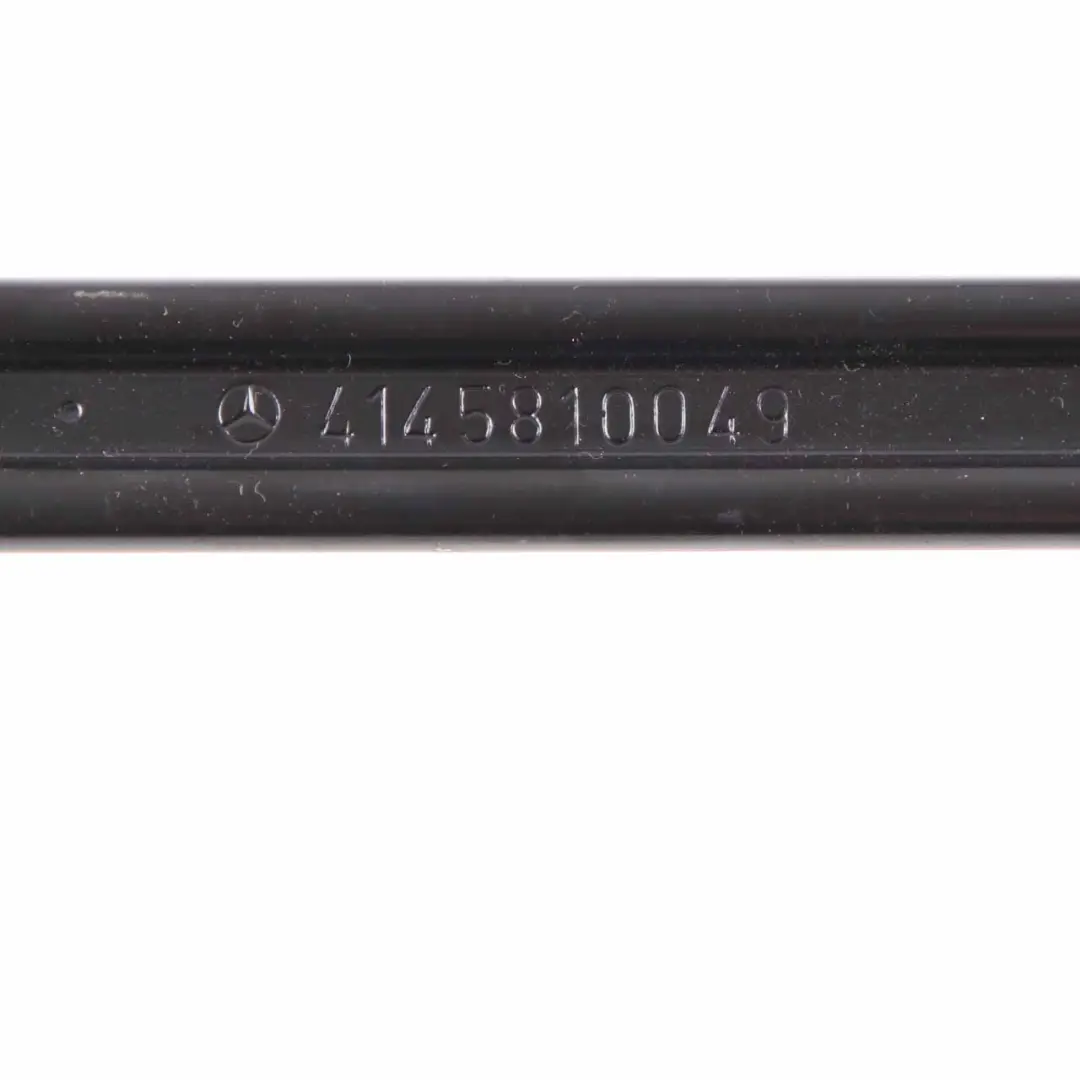 Werkzeugsatz Radmutternschlüssel für Mercedes W204 W246 W245 W176 W212 mit Teilenummer A2215810001 Mercedes W204 W246 W245 W176 W212 Werkzeugsatz Radmutternschlüssel - SKU A2215810001-4 - Teilenummer A2215810001