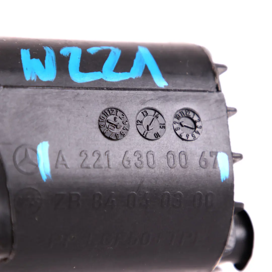 Mercedes W221 Couvercle de Pot de Remplissage de Carburant Capuchon - SKU A2216300067 - Numéro de pièce A2216300067