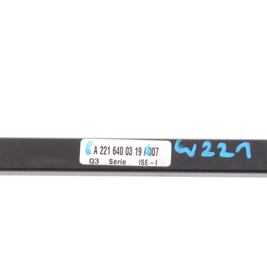 Mercedes W221 Soporte Refuerzo Central Maletero - SKU A2216400319 - Número de pieza A2216400319