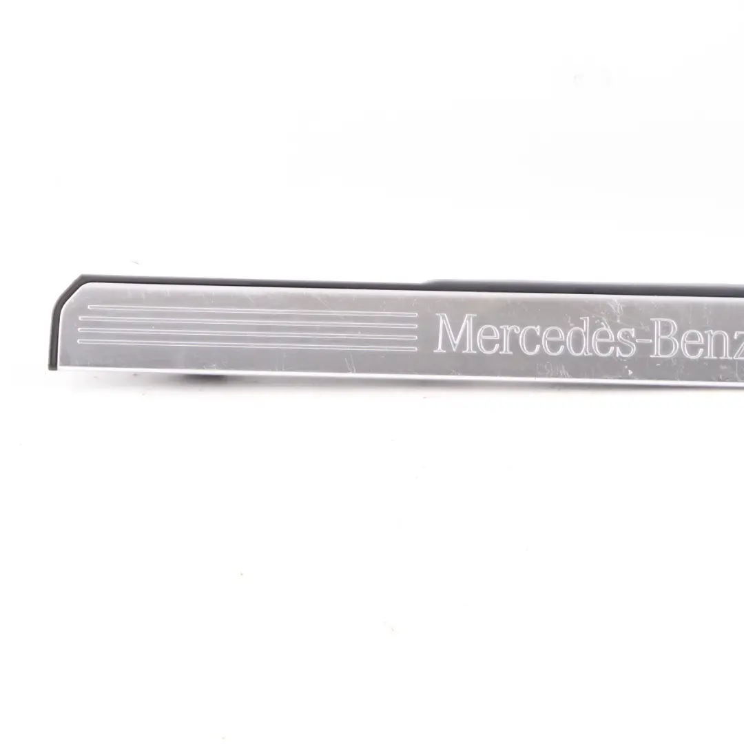 Schritt Schweller Abdeckung Vorne Links Tür Eingang Trim für Mercedes W221 mit Teilenummer A2216800135 Mercedes W221 Schritt Schweller Abdeckung Vorne Links Tür Eingang Trim - SKU A2216800135 - Teilenummer A2216800135