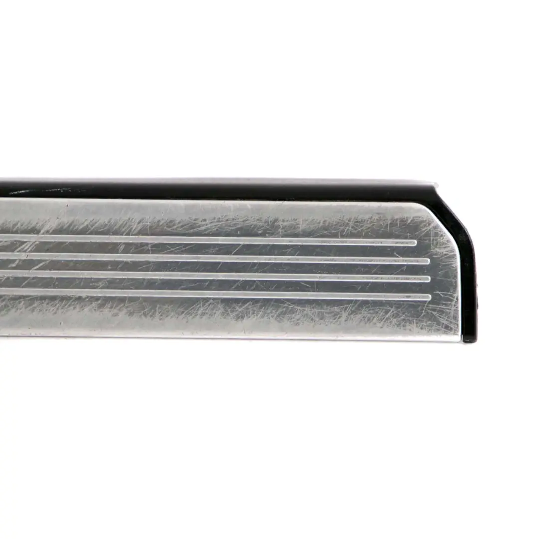 Listwa Nakładka Progu Przednia Prawa do Mercedes W221 o numerze A2216800235 Mercedes W221 Listwa Nakładka Progu Przednia Prawa - SKU A2216800235 - Numer Części A2216800235