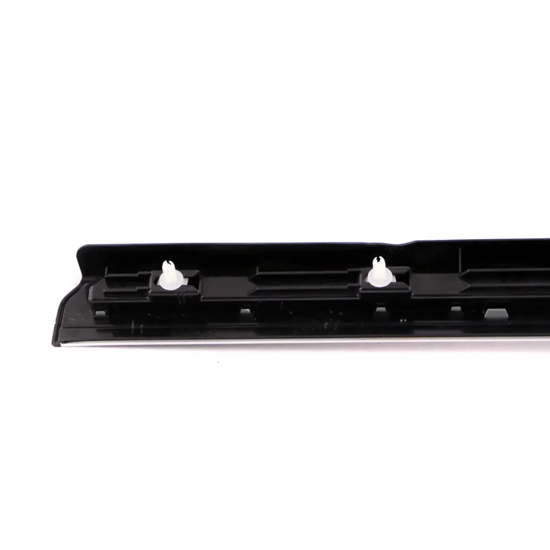 Mercedes W221 Tapa Entrada Delantera Derecha Embellecedor - SKU A2216800235 - Número de pieza A2216800235