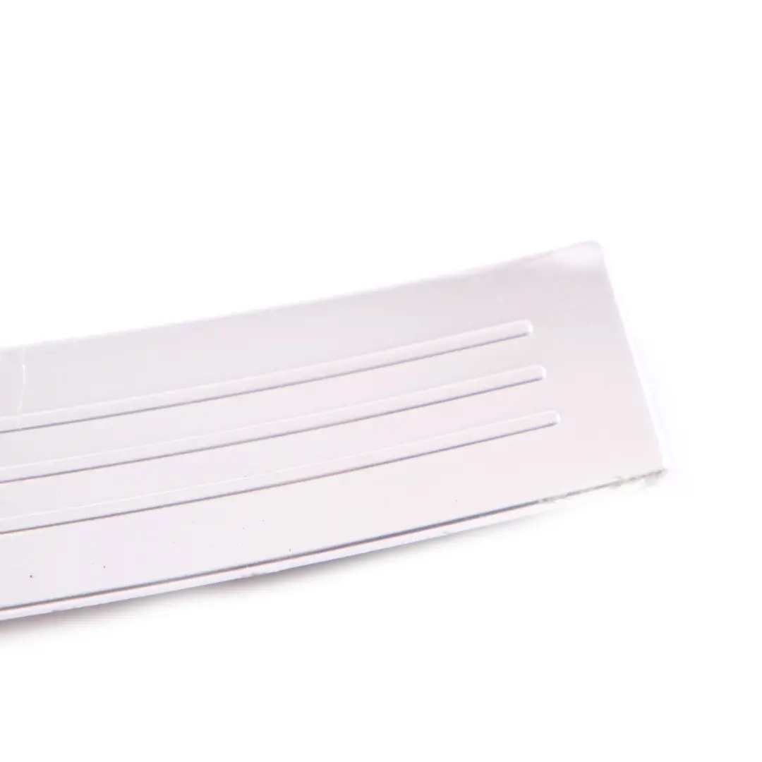 Embellecedor panel umbral puerta delantera derecha para Mercedes W221 con número de pieza A2216800435 Mercedes W221 Embellecedor panel umbral puerta delantera derecha - SKU A2216800435 - Número de pieza A2216800435