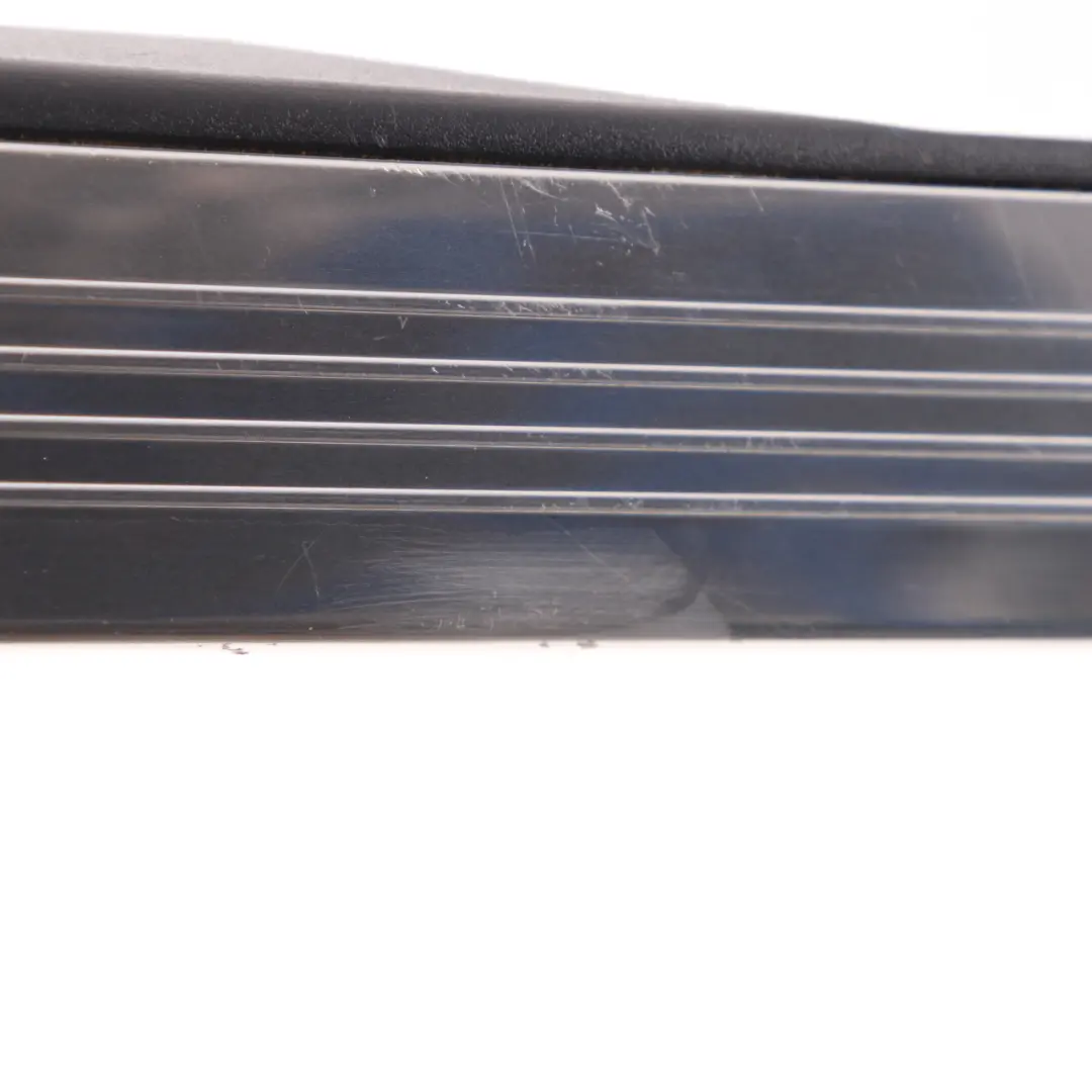 Davanzale Posteriore Sinistro Copertura Ingresso per Mercedes W221 con numero di parte A2216800535 Mercedes W221 Davanzale Posteriore Sinistro Copertura Ingresso - SKU A2216800535 - Numero di parte A2216800535