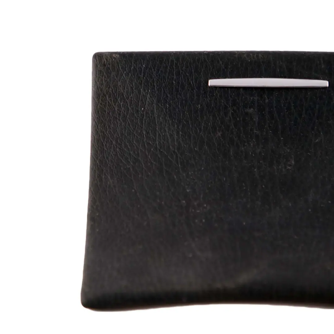 Mercedes-Benz S W221 Copri posacenere Console Centrale Nero per con numero di parte A2216801017 Mercedes-Benz S W221 Copri posacenere Console Centrale Nero - SKU A2216801017 - Numero di parte A2216801017