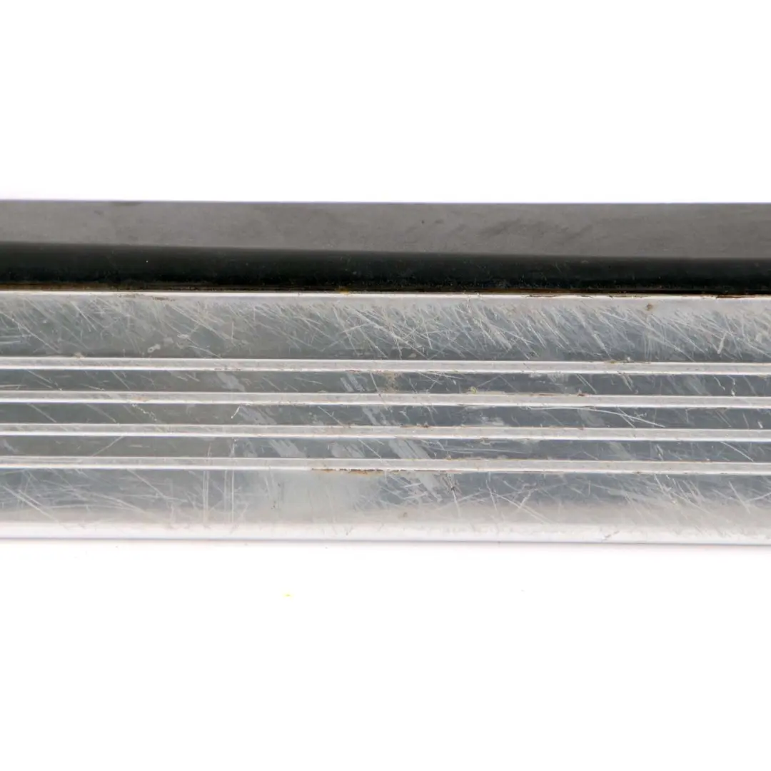 Mercedes W221 Panel umbral puerta trasera izquierda Cubierta - SKU A2216801735 - Número de pieza A2216801735