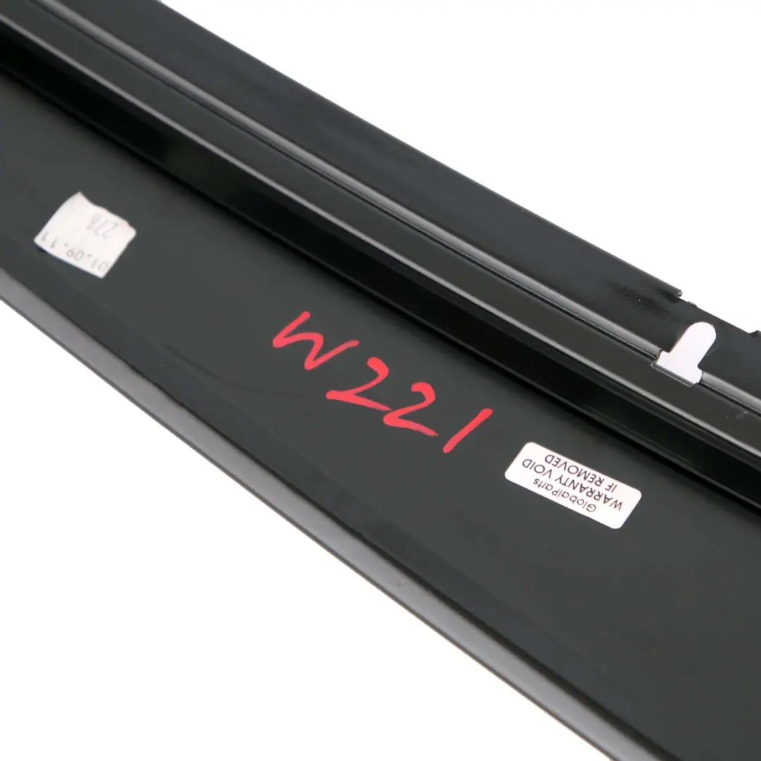 Embellecedor B alto brillo Puerta Trasera Derecha para Mercedes W221 con número de pieza A2216902087 Mercedes W221 Embellecedor B alto brillo Puerta Trasera Derecha - SKU A2216902087 - Número de pieza A2216902087