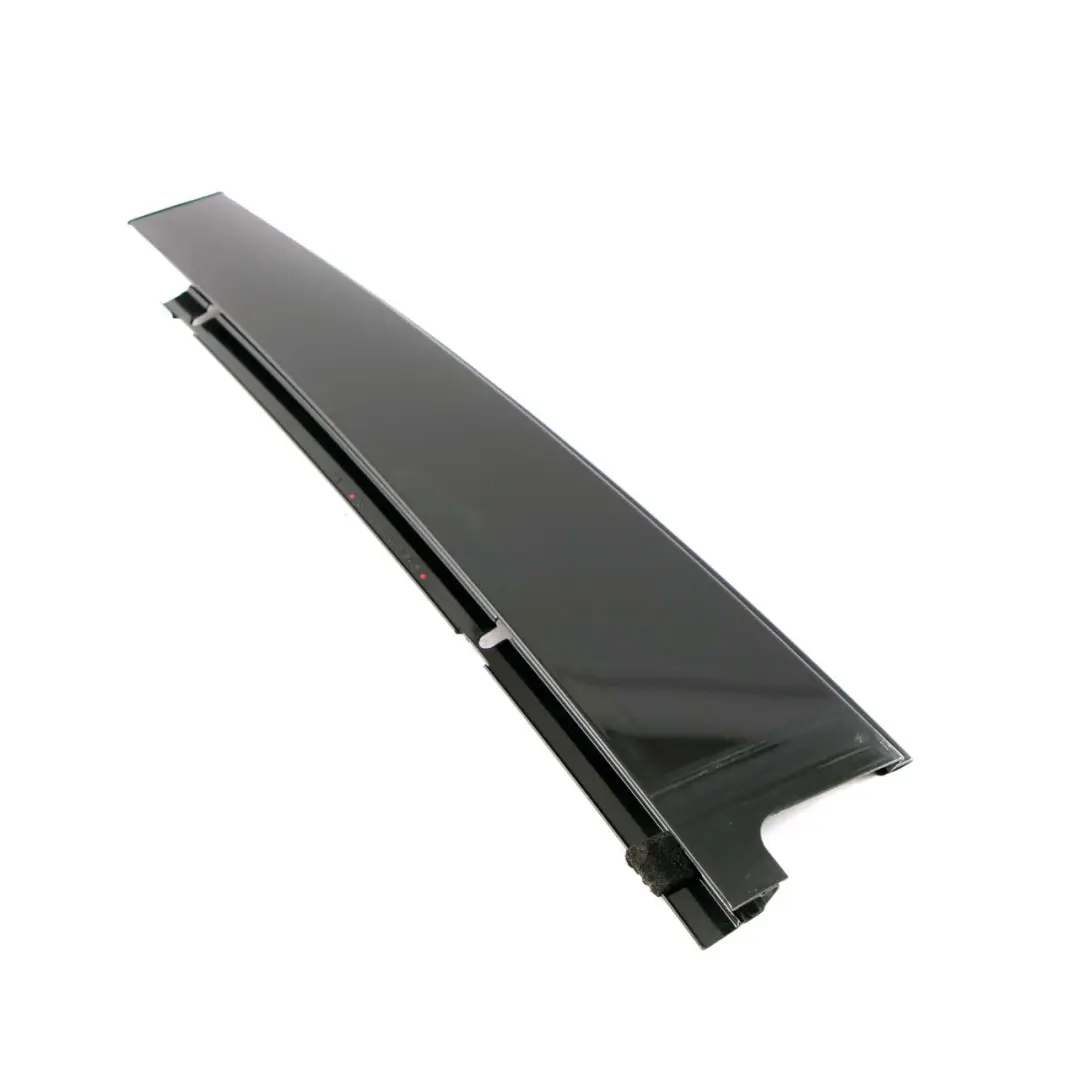 Rivestimento montante B lucido della porta posteriore destra per Mercedes W221 con numero di parte A2216902087 Mercedes W221 Rivestimento montante B lucido della porta posteriore destra - SKU A2216902087 - Numero di parte A2216902087