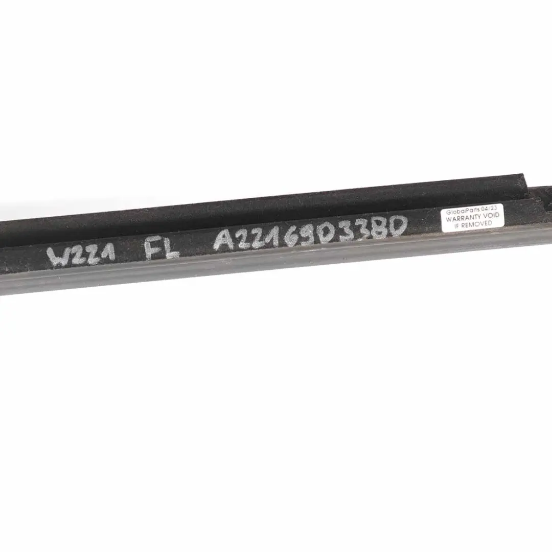 Finestra Striscia Porta Anteriore Sinistra Cromo per Mercedes W221 con numero di parte A2216903380 Mercedes W221 Finestra Striscia Porta Anteriore Sinistra Cromo - SKU A2216903380 - Numero di parte A2216903380