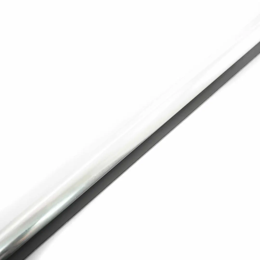 Embellecedor Ventana Puerta Delantera Izquierda Cromo para Mercedes W221 con número de pieza A2216903380 Mercedes W221 Embellecedor Ventana Puerta Delantera Izquierda Cromo - SKU A2216903380 - Número de pieza A2216903380