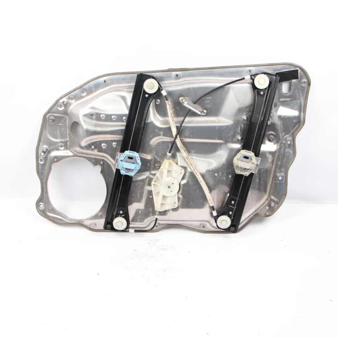Window Lifter Front Left N/S Window Regulator Motor to Mercedes W221 with Part number A2217200379 Mercedes W221 Window Lifter Front Left N/S Window Regulator Motor - SKU A2217200379 - Part number A2217200379