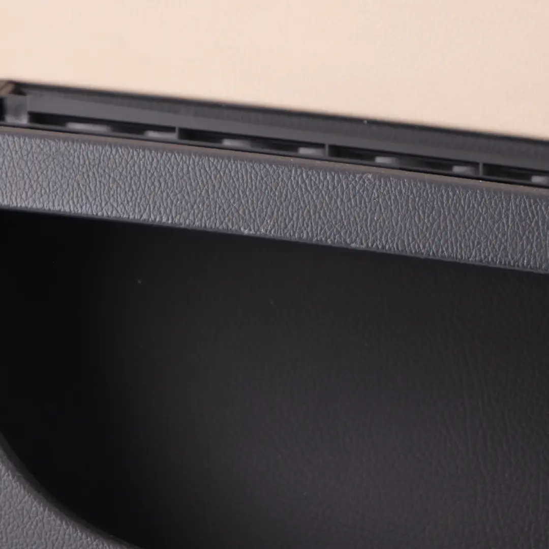 Mercedes W221 Panel Delantero Izquierdo Puerta Cuero Beige Negro - SKU A2217201779 - Número de pieza A2217201779