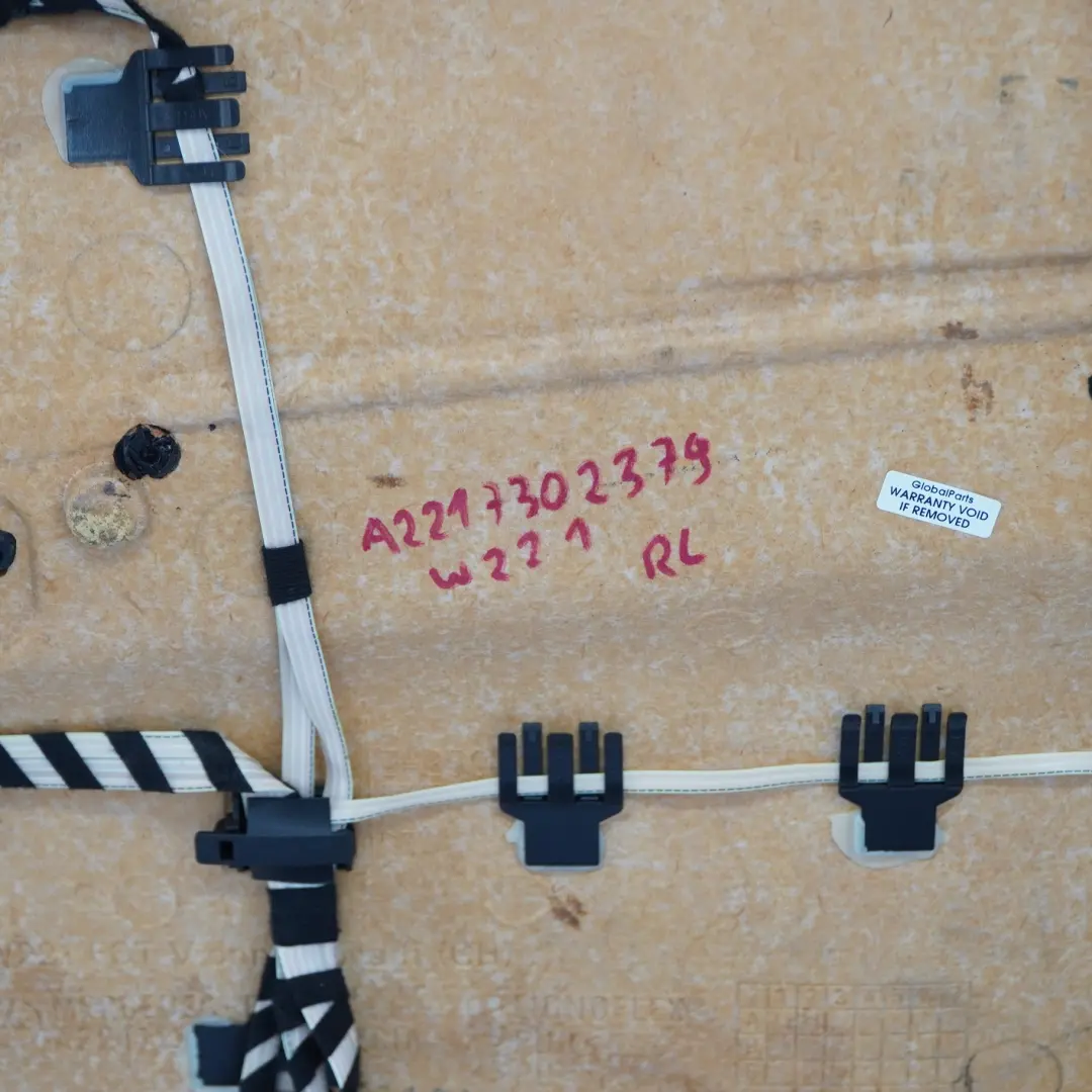 Mercedes W221 Trasera Izquierda Panel De La tarjeta De puerta De cuero negro - SKU A2217202379 - Número de pieza A2217202379