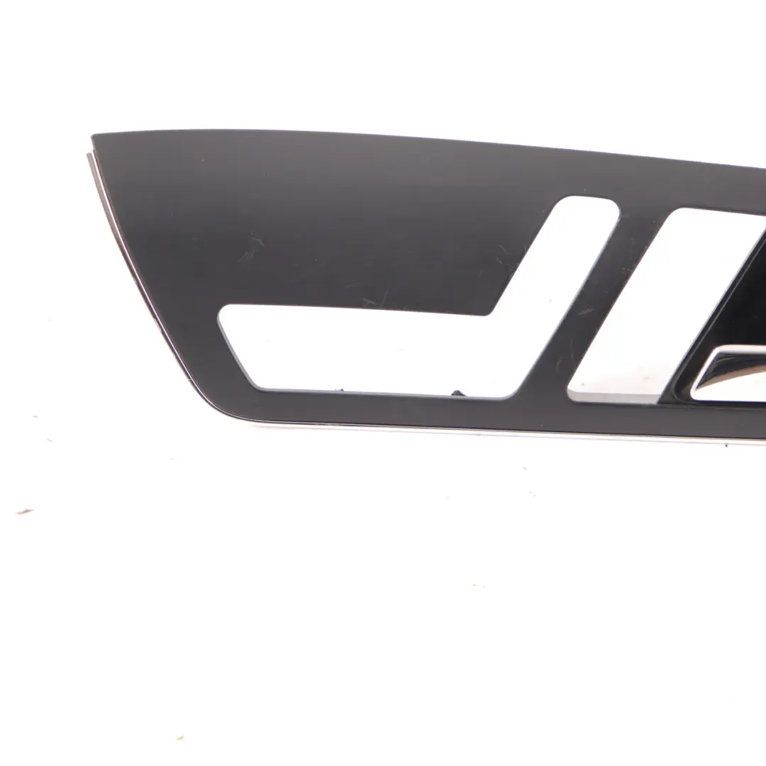 Garniture Intérieure De Poignée De Porte Avant Droite pour Mercedes W221 à propos du numéro de pièce A2217205648 Mercedes W221 Garniture Intérieure De Poignée De Porte Avant Droite - SKU A2217205648 - Numéro de pièce A2217205648