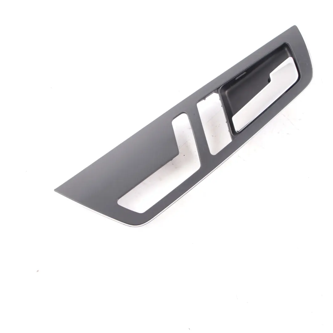 Maniglia Della Portiera Anteriore Destra per Mercedes W221 con numero di parte A2217205648 Mercedes W221 Maniglia Della Portiera Anteriore Destra - SKU A2217205648 - Numero di parte A2217205648