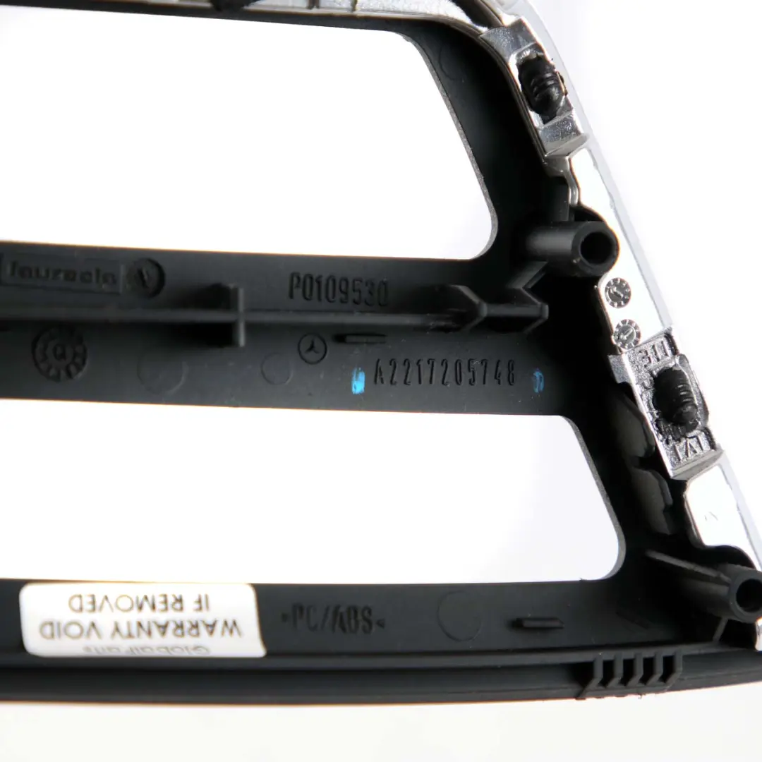 Vorne Links Beifahrer Tür Abdeckung Griff Verkleidung für Mercedes W221 mit Teilenummer A2217205748 Mercedes W221 Vorne Links Beifahrer Tür Abdeckung Griff Verkleidung - SKU A2217205748 - Teilenummer A2217205748