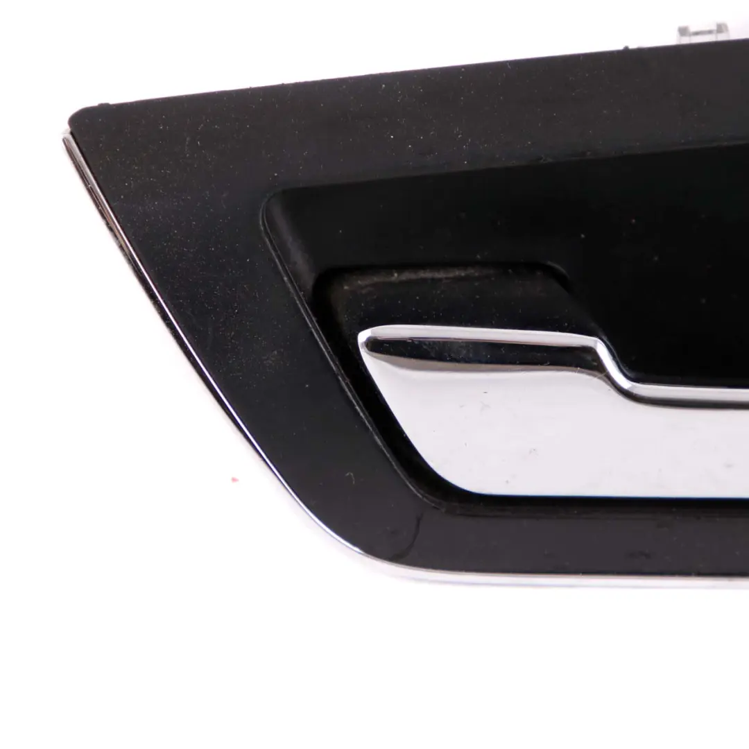 Mercedes W221 Embellecedor tirador puerta pasajero delantero - SKU A2217205748 - Número de pieza A2217205748
