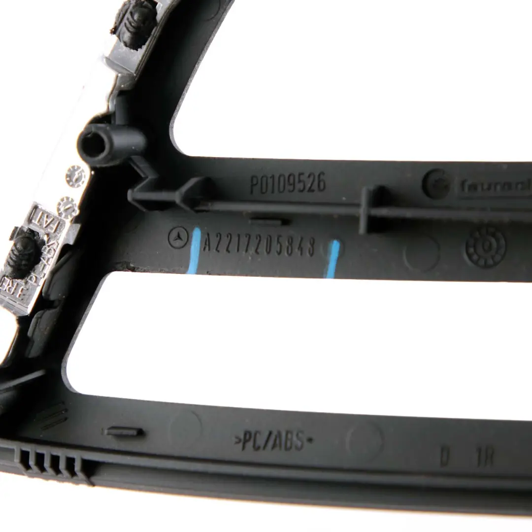 Delantero Derecho Manija Tapa Puerta Conductor para Mercedes W221 con número de pieza A2217205848 Mercedes W221 Delantero Derecho Manija Tapa Puerta Conductor - SKU A2217205848 - Número de pieza A2217205848