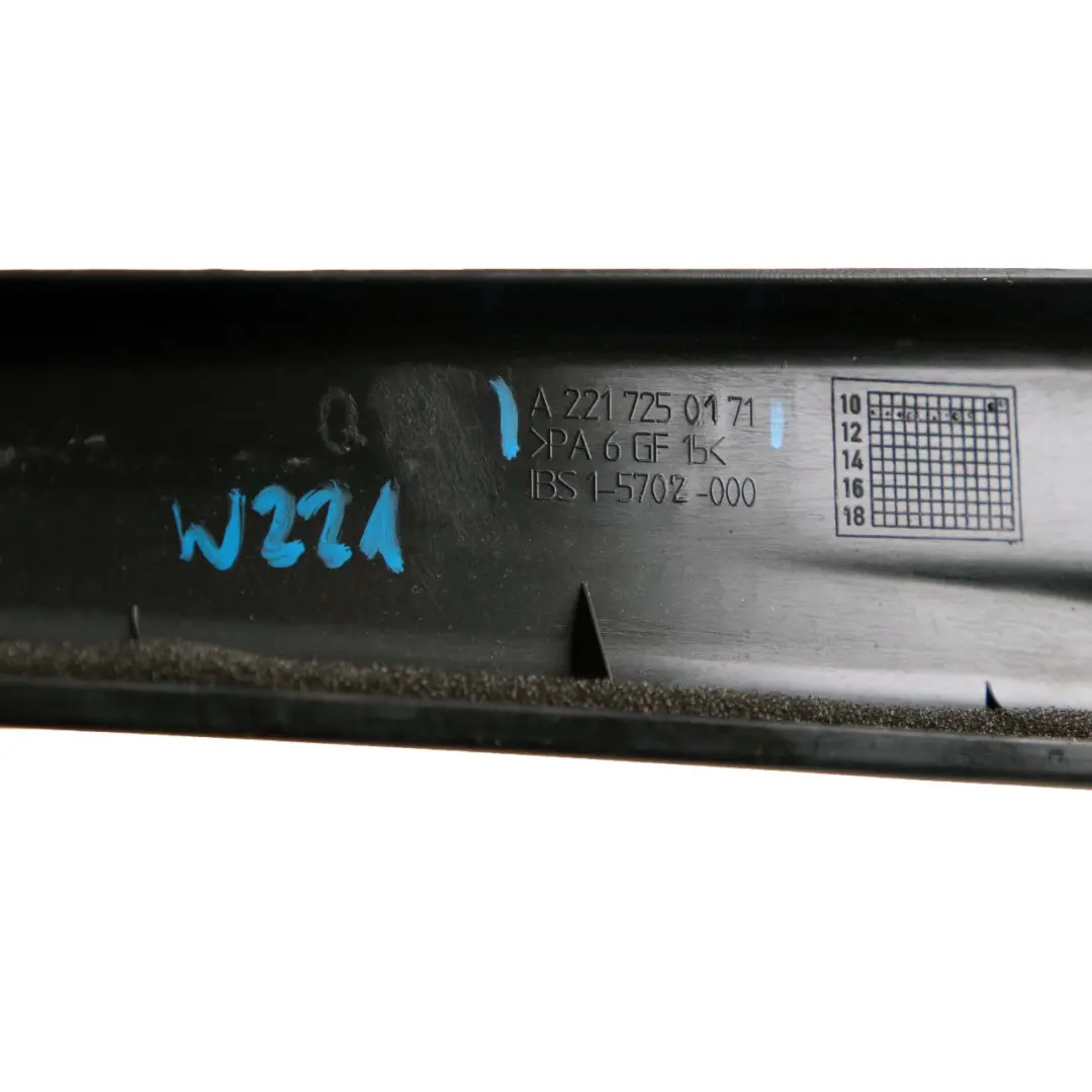 Mercedes-Benz S W221 Anteriore sinistro Telaio Finestra Coprire per con numero di parte A2217250171 Mercedes-Benz S W221 Anteriore sinistro Telaio Finestra Coprire - SKU A2217250171 - Numero di parte A2217250171