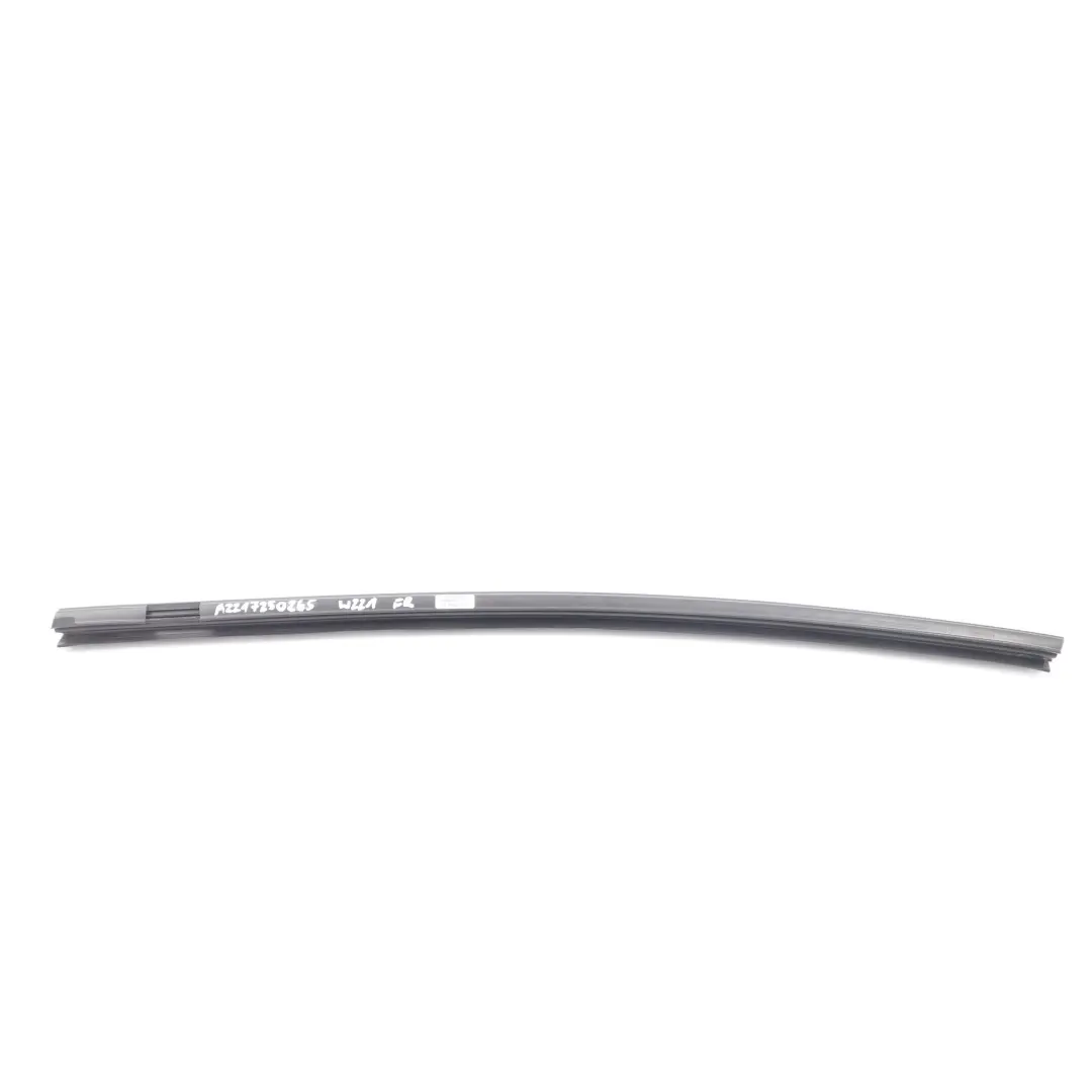 Mercedes W221 Guarnizione Finestrino Porta Anteriore Destra Striscia - SKU A2217250265 - Numero di parte A2217250265