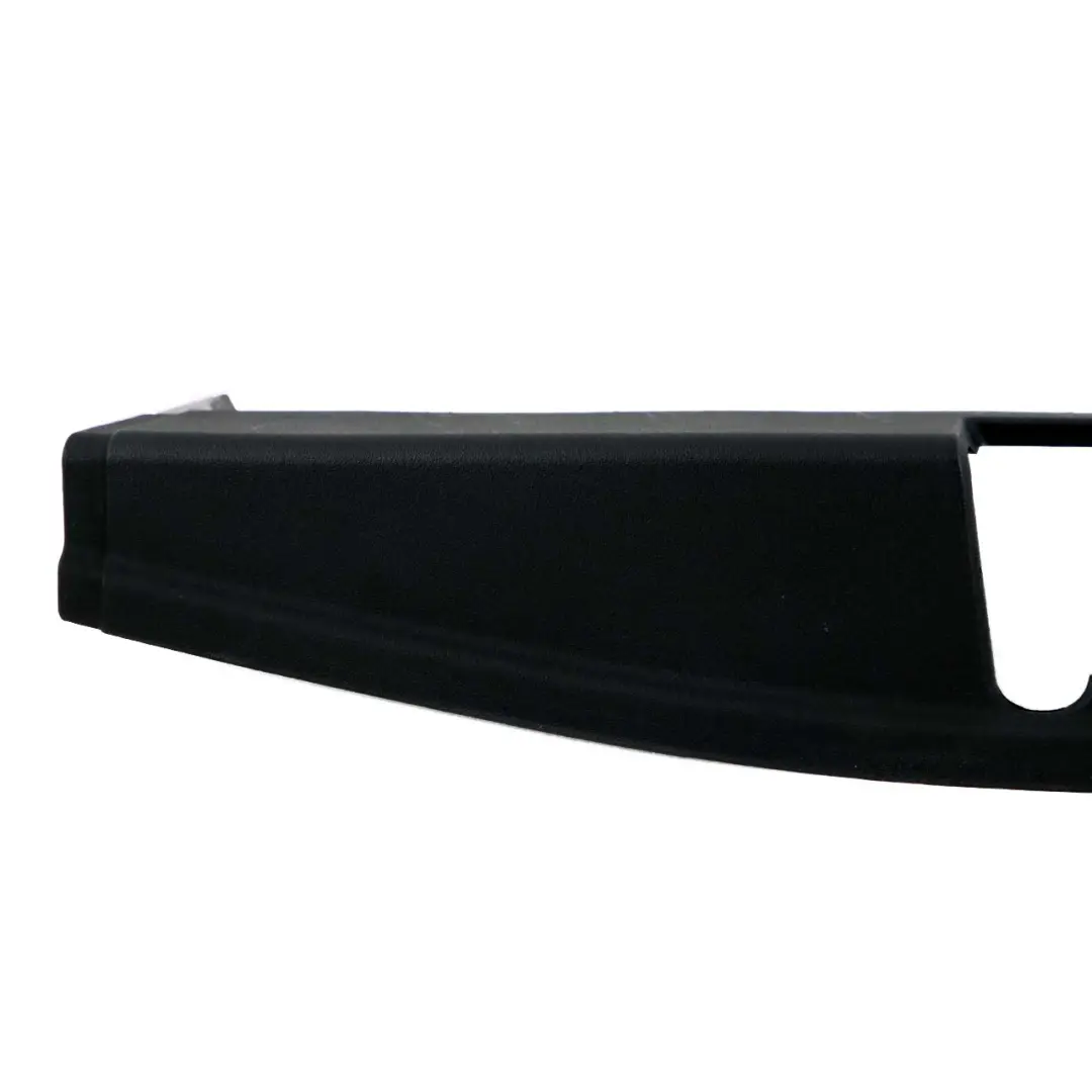 Panneau recouvrement serrure porte avant gauche pour Mercedes W221 à propos du numéro de pièce A2217280156 Mercedes W221 Panneau recouvrement serrure porte avant gauche - SKU A2217280156 - Numéro de pièce A2217280156