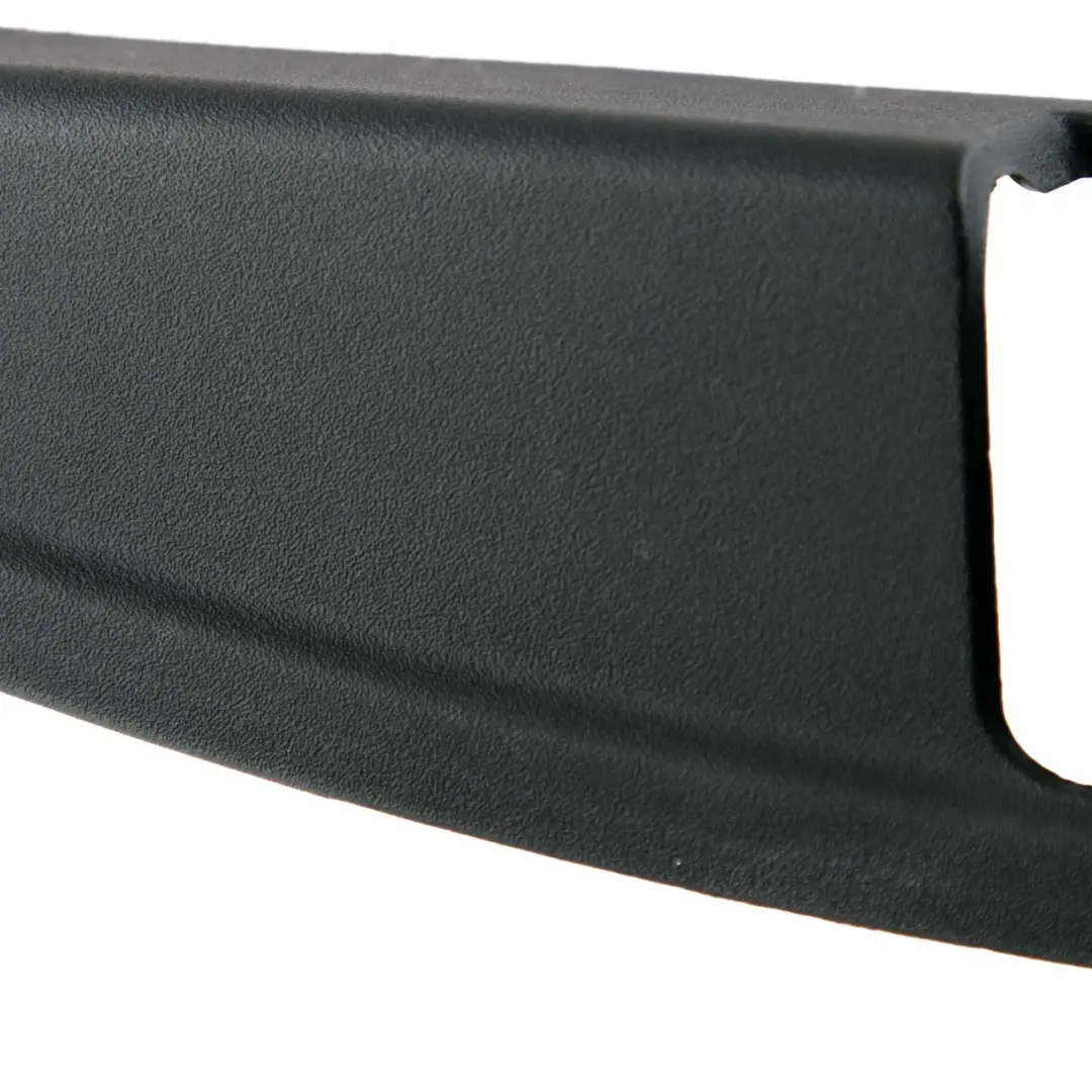 Panneau recouvrement serrure porte avant gauche pour Mercedes W221 à propos du numéro de pièce A2217280156 Mercedes W221 Panneau recouvrement serrure porte avant gauche - SKU A2217280156 - Numéro de pièce A2217280156