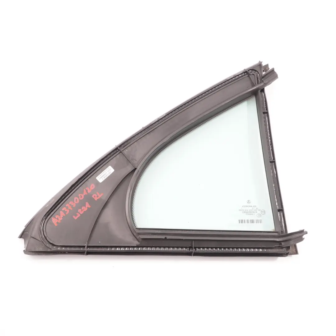 Vitrage Porte Arrière Gauche Quartier Vert AS2 pour Mercedes W221 à propos du numéro de pièce A2217300120 Mercedes W221 Vitrage Porte Arrière Gauche Quartier Vert AS2 - SKU A2217300120 - Numéro de pièce A2217300120