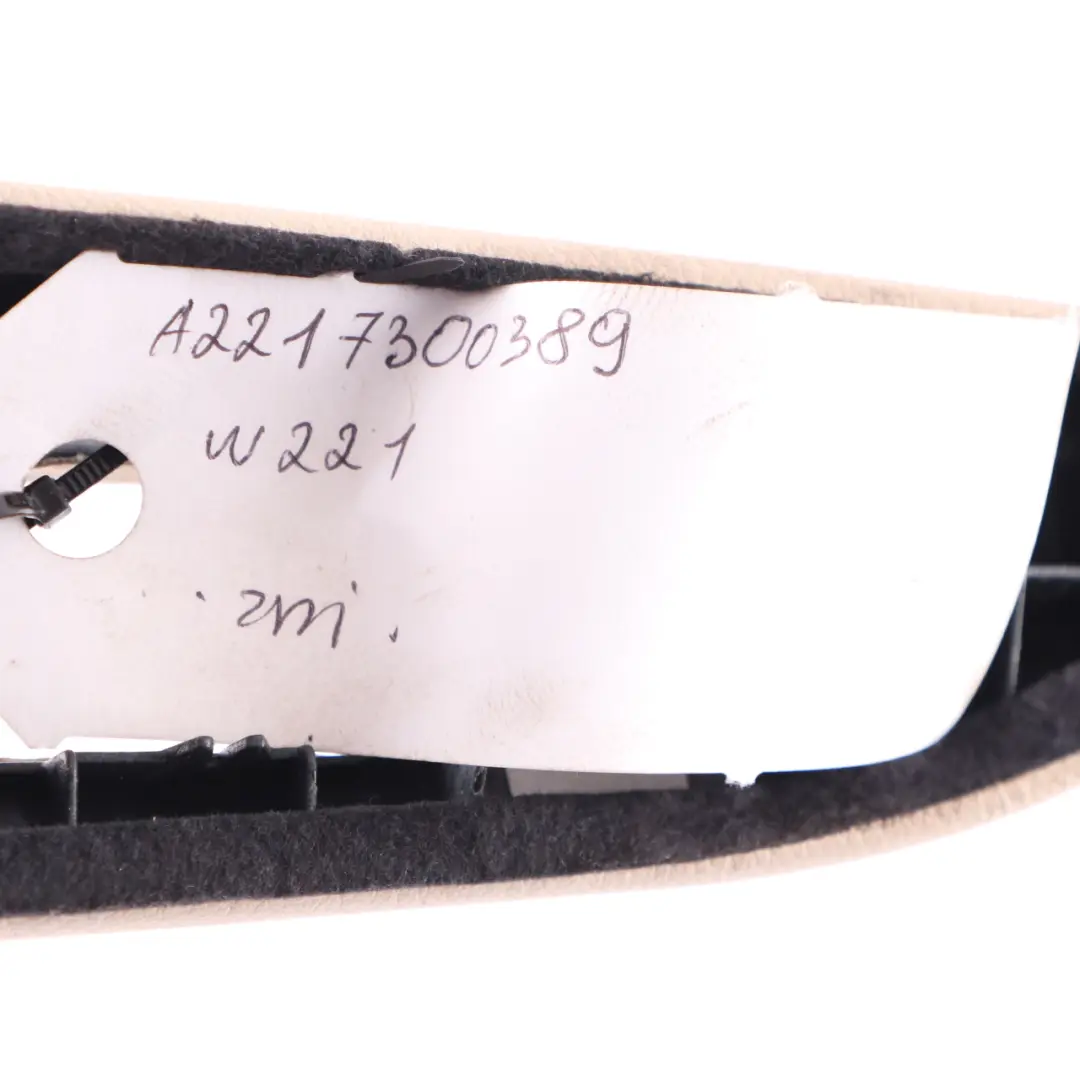 Türkarte Schalter Trim Abdeckung Hinten Links Beige für Mercedes W221 mit Teilenummer A2217300389 Mercedes W221 Türkarte Schalter Trim Abdeckung Hinten Links Beige - SKU A2217300389 - Teilenummer A2217300389