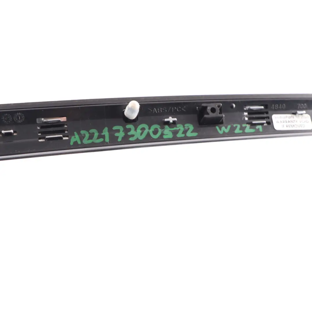 Tapa guarnecido interior puerta trasera izquierda para Mercedes W221 con número de pieza A2217300522 Mercedes W221 Tapa guarnecido interior puerta trasera izquierda - SKU A2217300522 - Número de pieza A2217300522