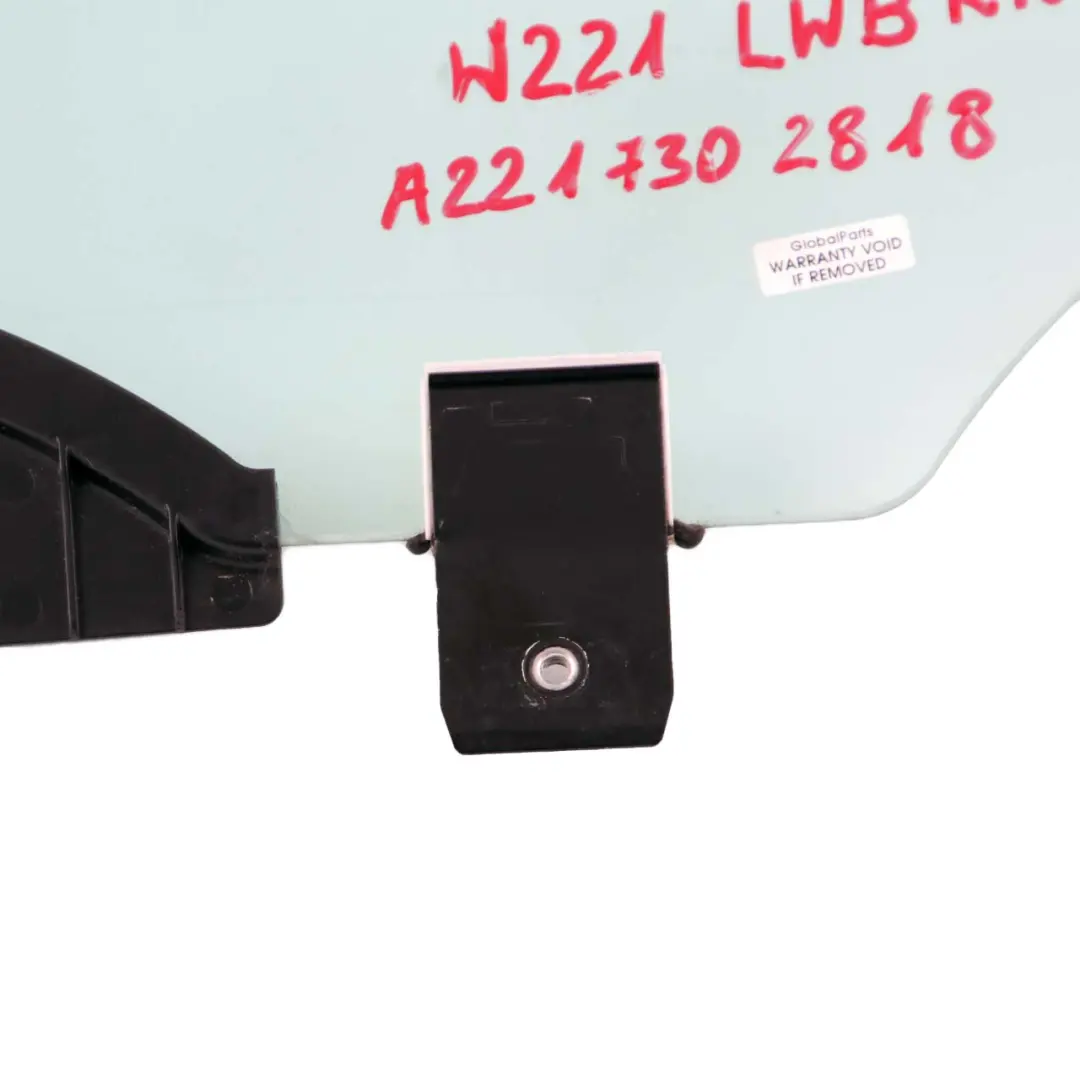 Vetro Laterale Posteriore Destro Verde AS2 per Mercedes S Long W221 con numero di parte A2217302818 Mercedes S Long W221 Vetro Laterale Posteriore Destro Verde AS2 - SKU A2217302818 - Numero di parte A2217302818