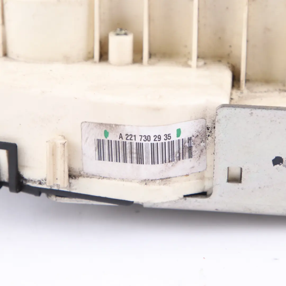 Cerradura puerta Mercedes W221 S221 trasero izquierdo Actuador A2217302935 para con número de pieza A2217307935 Cerradura puerta Mercedes W221 S221 trasero izquierdo Actuador A2217302935 - SKU A2217307935-1 - Número de pieza A2217307935