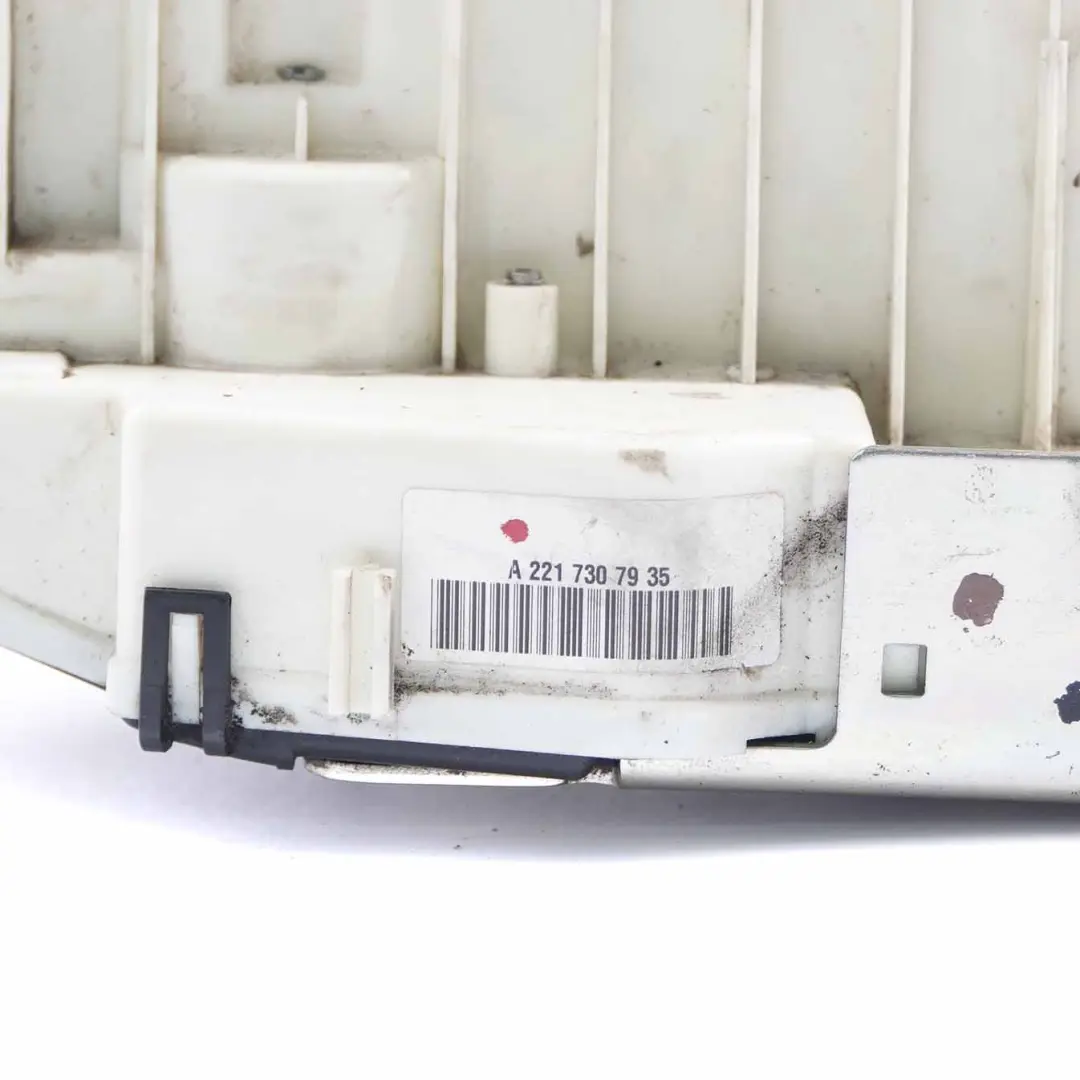 Cerradura puerta Mercedes W221 cierre trasero izquierdo Actuador para con número de pieza A2217307935 Cerradura puerta Mercedes W221 cierre trasero izquierdo Actuador - SKU A2217307935 - Número de pieza A2217307935