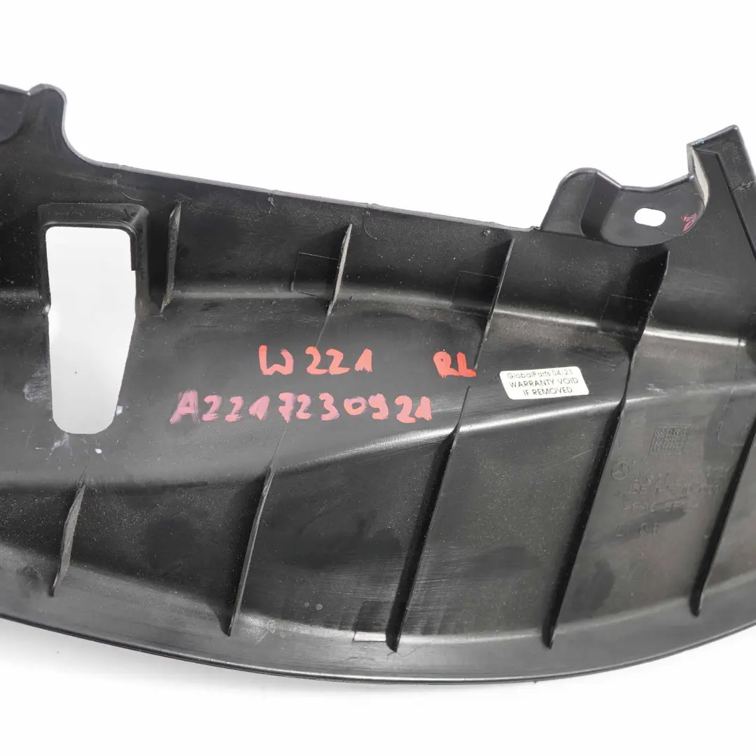 Mercedes W221 Cerradura puerta Cubierta Envolvente Moldura Trasera Izquierda - SKU A2217320921 - Número de pieza A2217320921