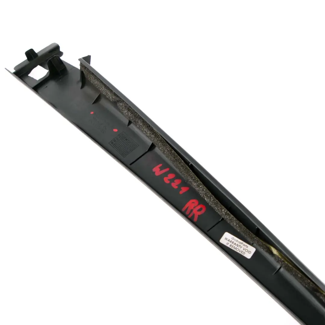 Hinten Rechts Innen Tür Fensterrahmen Abdeckung Trim für Mercedes W221 mit Teilenummer A2217350471 Mercedes W221 Hinten Rechts Innen Tür Fensterrahmen Abdeckung Trim - SKU A2217350471 - Teilenummer A2217350471