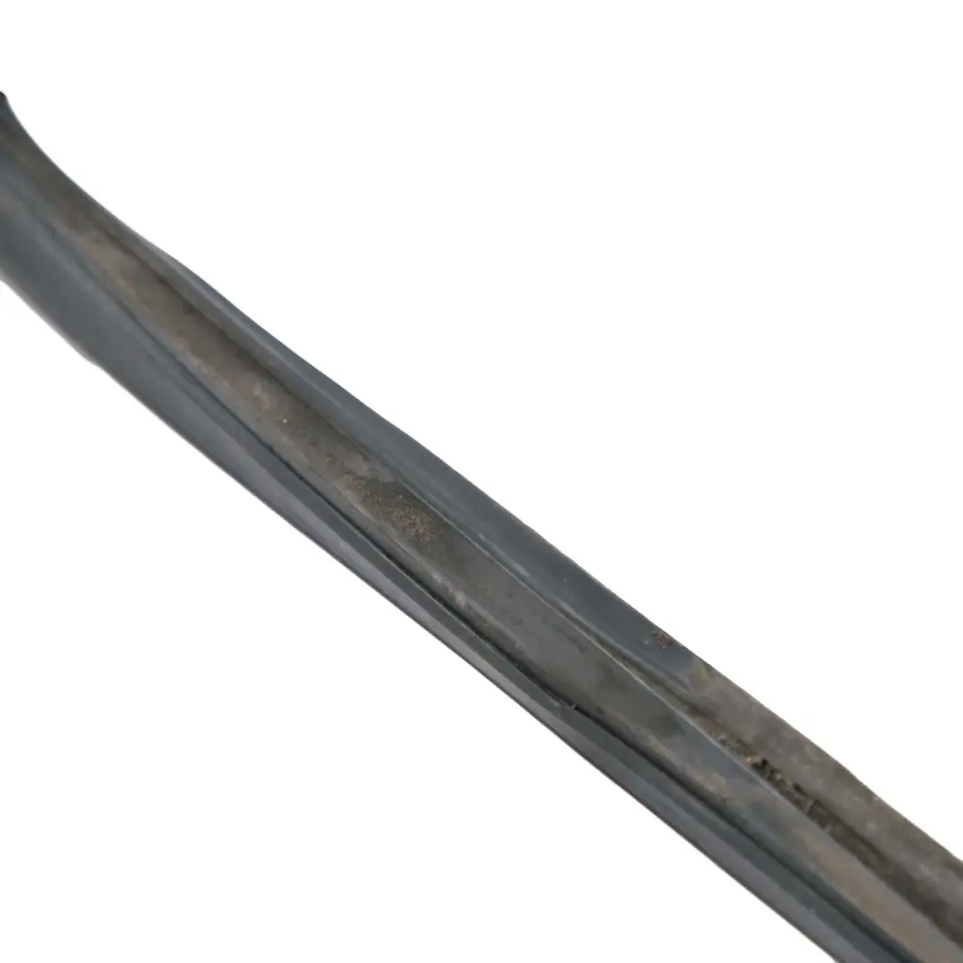 Porta Posteriore Destra Finestrino Guida Guarnizione Guarnizione per Mercedes W221 con numero di parte A2217356625 Mercedes W221 Porta Posteriore Destra Finestrino Guida Guarnizione Guarnizione - SKU A2217356625 - Numero di parte A2217356625