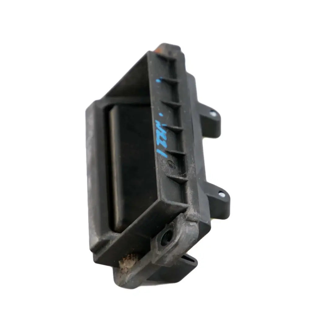 Mercedes W221 Maniglia dell'interruttore posteriore bagagliaio - SKU A2217500893 - Numero di parte A2217500893