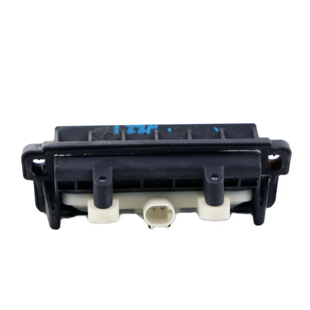 Maniglia dell'interruttore posteriore bagagliaio per Mercedes W221 con numero di parte A2217500893 Mercedes W221 Maniglia dell'interruttore posteriore bagagliaio - SKU A2217500893 - Numero di parte A2217500893