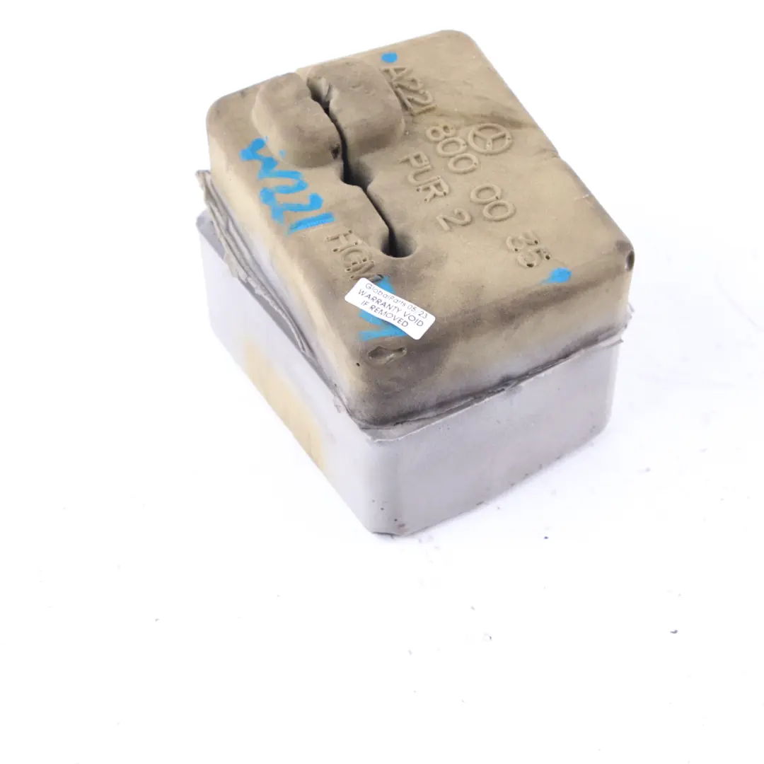 Porta centrale di bloccaggio vuoto alloggiamento per Mercedes W212 W204 con numero di parte A2218000035 Mercedes W212 W204 Porta centrale di bloccaggio vuoto alloggiamento - SKU A2218000035 - Numero di parte A2218000035