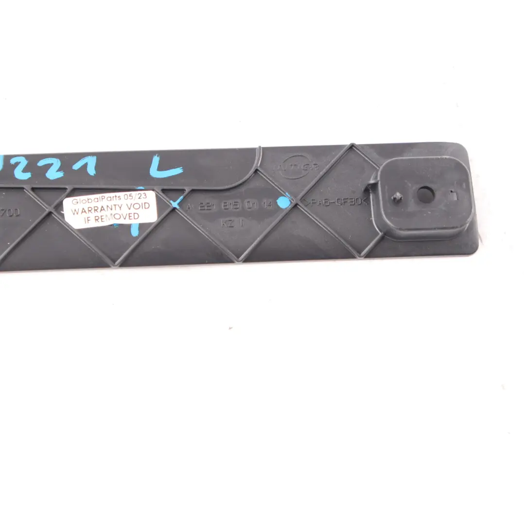 Roof Grab Bracket Headlining Handle Front Left N/S to Mercedes W221 with Part number A2218150114 Mercedes W221 Roof Grab Bracket Headlining Handle Front Left N/S - SKU A2218150114 - Part number A2218150114