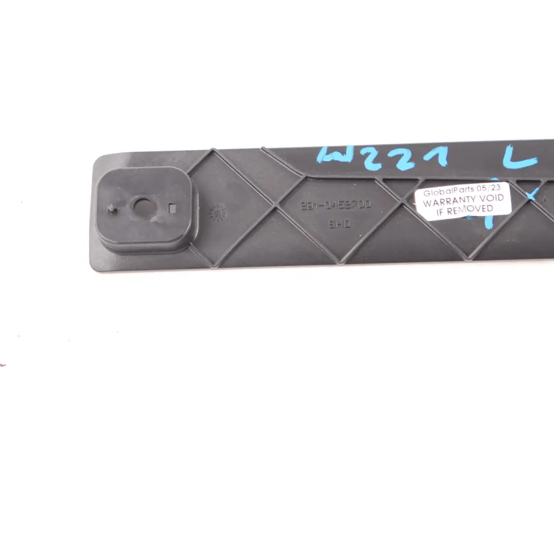 Roof Grab Bracket Headlining Handle Front Left N/S to Mercedes W221 with Part number A2218150114 Mercedes W221 Roof Grab Bracket Headlining Handle Front Left N/S - SKU A2218150114 - Part number A2218150114