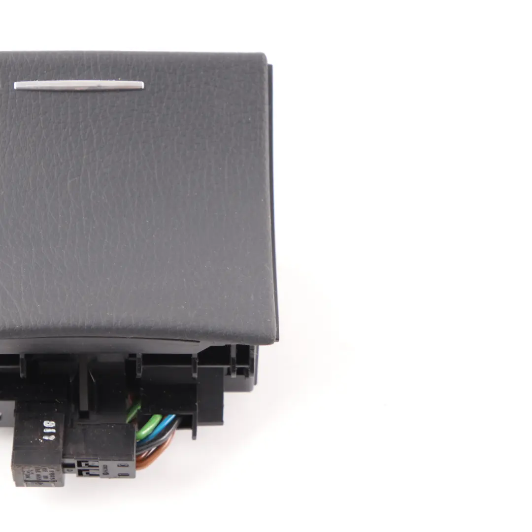 Console Centrale Prise Allume-Cigarette Arrière Noir pour Mercedes W221 à propos du numéro de pièce A2218200009 Mercedes W221 Console Centrale Prise Allume-Cigarette Arrière Noir - SKU A2218200009 - Numéro de pièce A2218200009