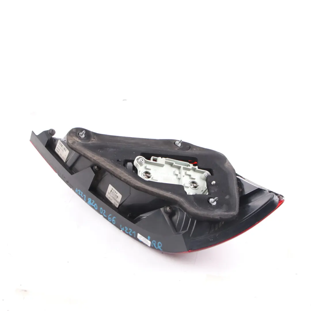 Luz Trasera Derecha Obsidian Negro 197 A2218200264 para Mercedes W221 con número de pieza A2218200266 Mercedes W221 Luz Trasera Derecha Obsidian Negro 197 A2218200264 - SKU A2218200266-OB - Número de pieza A2218200266