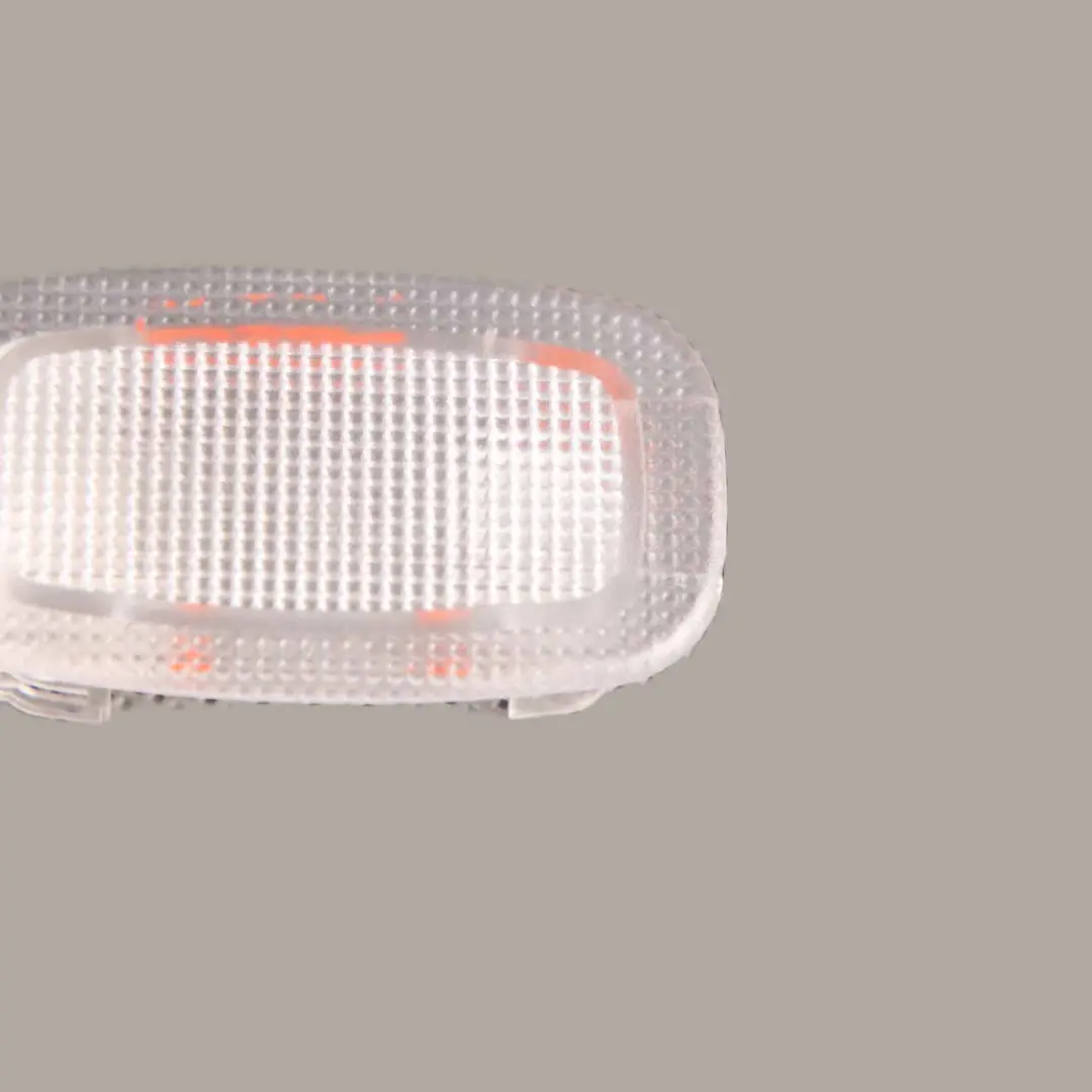 Mercedes-Benz Clase A CLA W176 C117 Luz Interior para con número de pieza A2218200401 Mercedes-Benz Clase A CLA W176 C117 Luz Interior - SKU A2218200401 - Número de pieza A2218200401