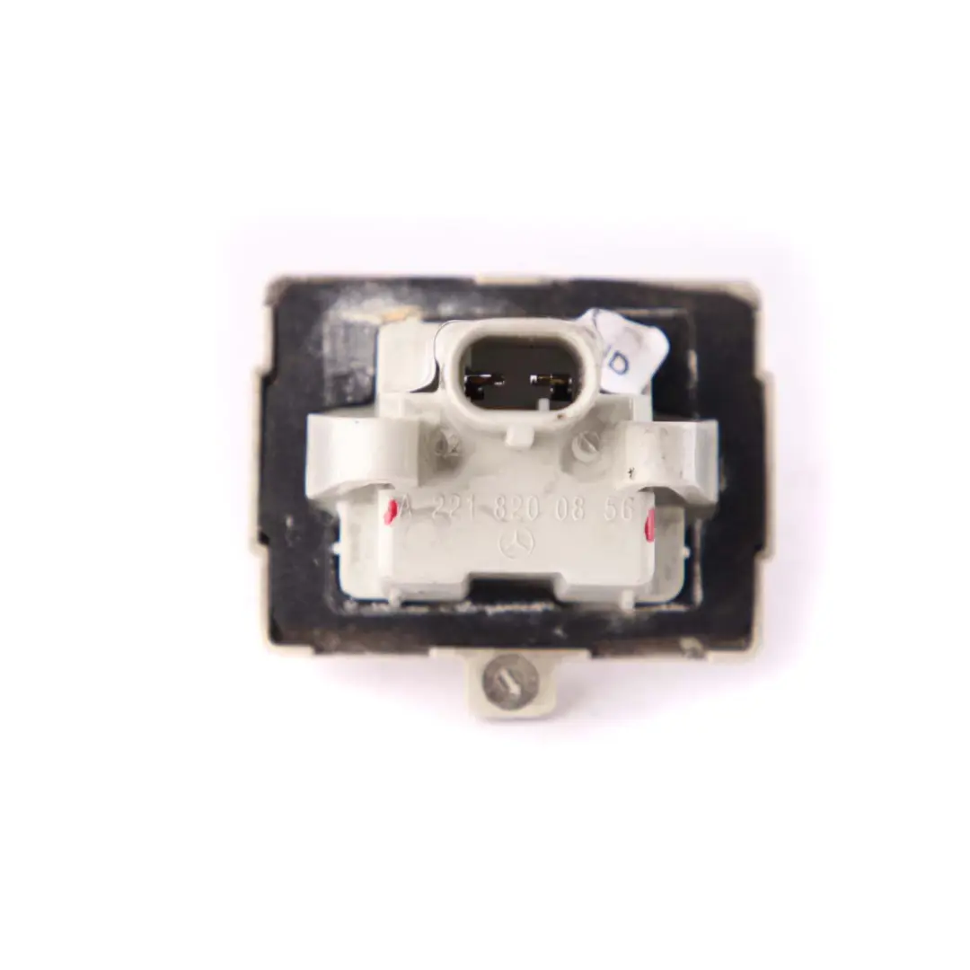 Kofferraum Nummernschildleuchte Hinten für Mercedes W204 W205 W212 W221 mit Teilenummer A2038200256 Mercedes W204 W205 W212 W221 Kofferraum Nummernschildleuchte Hinten - SKU A2218200856 - Teilenummer A2038200256