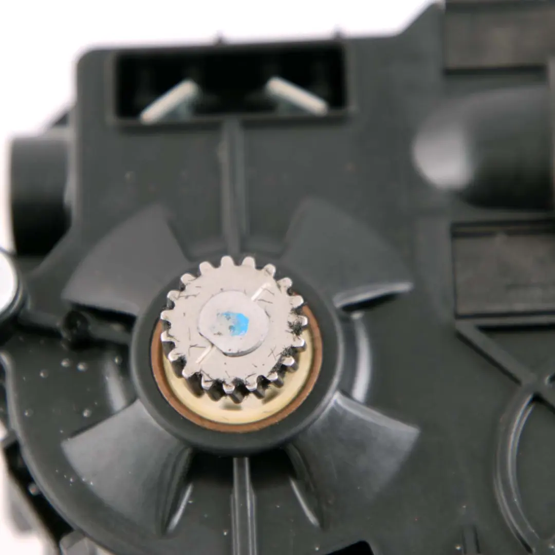 Mercedes-Benz S-Class W221 Sunroof Control Unit Motor Drive Sun Roof to with Part number A2218204742 Mercedes-Benz S-Class W221 Sunroof Control Unit Motor Drive Sun Roof - SKU A2218204742 - Part number A2218204742