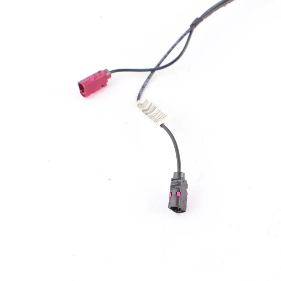 Roof Antenna Aerial Shark Iridium Silver Metallic 775 to Mercedes W221 with Part number A2218205675 Mercedes W221 Roof Antenna Aerial Shark Iridium Silver Metallic 775 - SKU A2218205675-IRS - Part number A2218205675